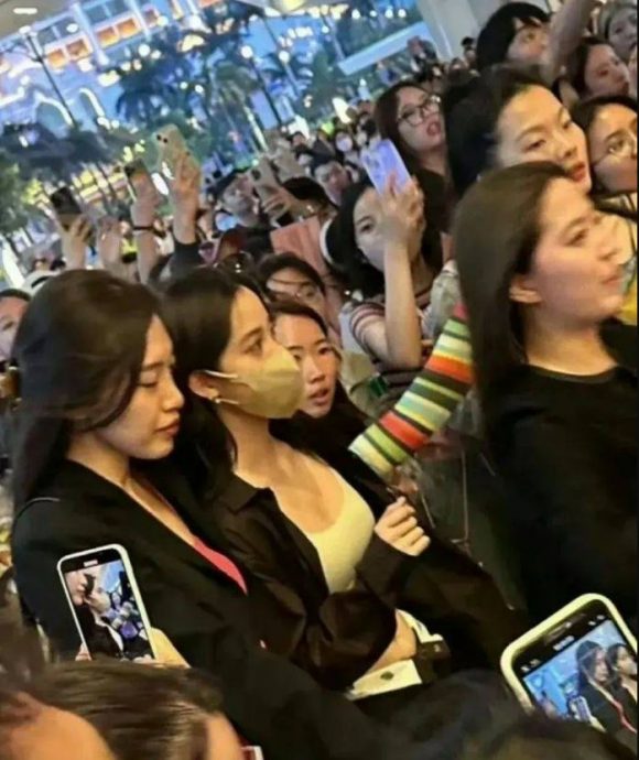 中国明星朝圣BLACKPINK澳门演唱会 微博骂声一片喊禁韩	