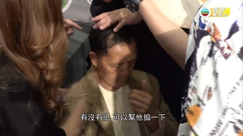 中年好声音｜71岁吴大强突晕倒 后脑着地急送院