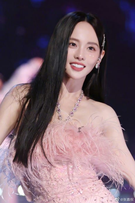 买超被拍带长腿妹泡吧 悄改简介被酸不如改亡夫