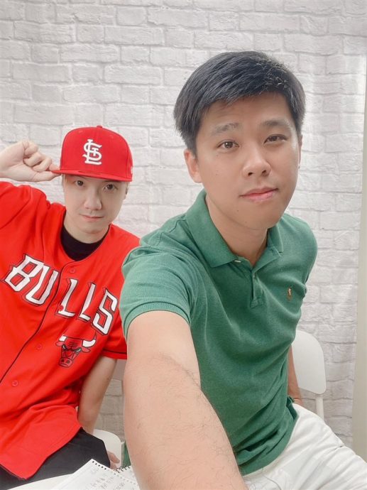 人夫贺军翔被爆舌吻酒店妹 葛斯齐手握铁证