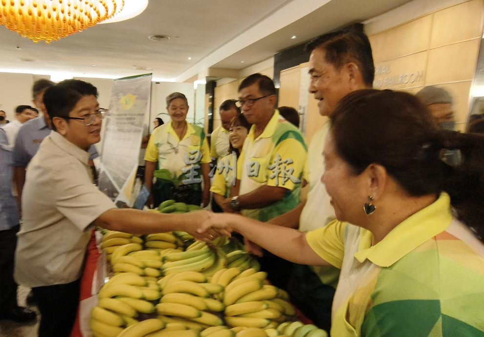 企业及合作社部长拿督依温贝尼迪建议砂拉越的合作社可投入农业及农基工业运作,以为国家尤其是打造砂拉越为生产粮食供应链的主要支柱区域。