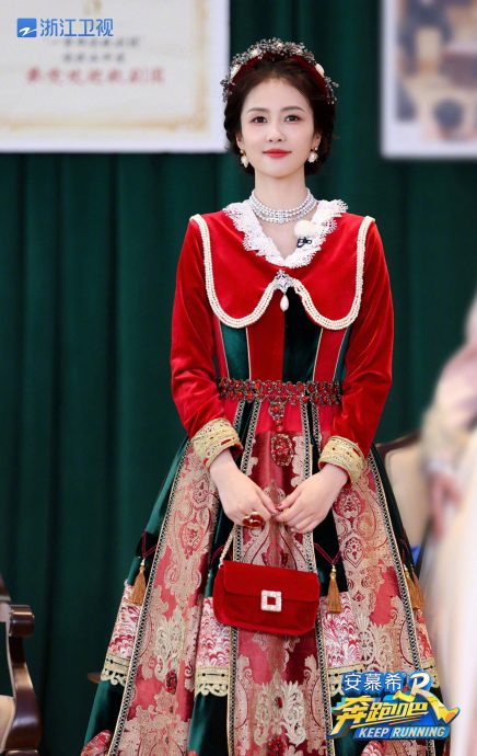 传《奔跑吧》6月来马拍摄 网喊想见Angelababy