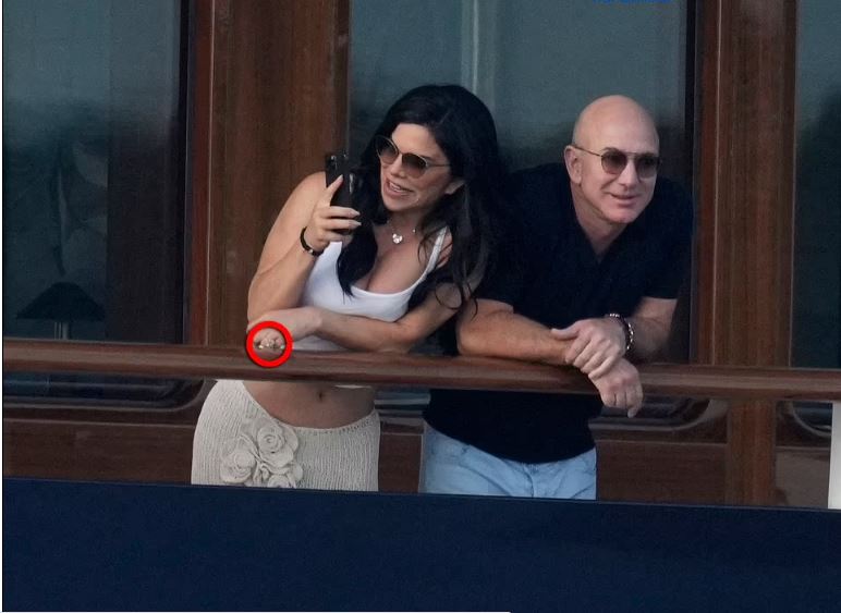 传贝佐斯与交往5年女友订婚了!「20克拉超大钻戒」闪瞎众人