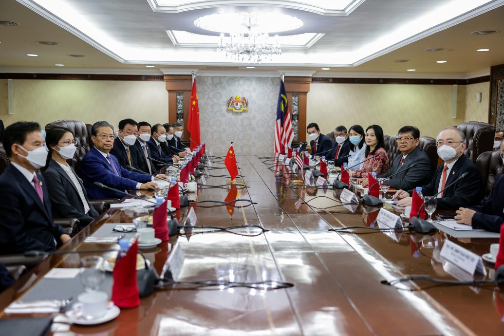 佐哈里接待赵乐际