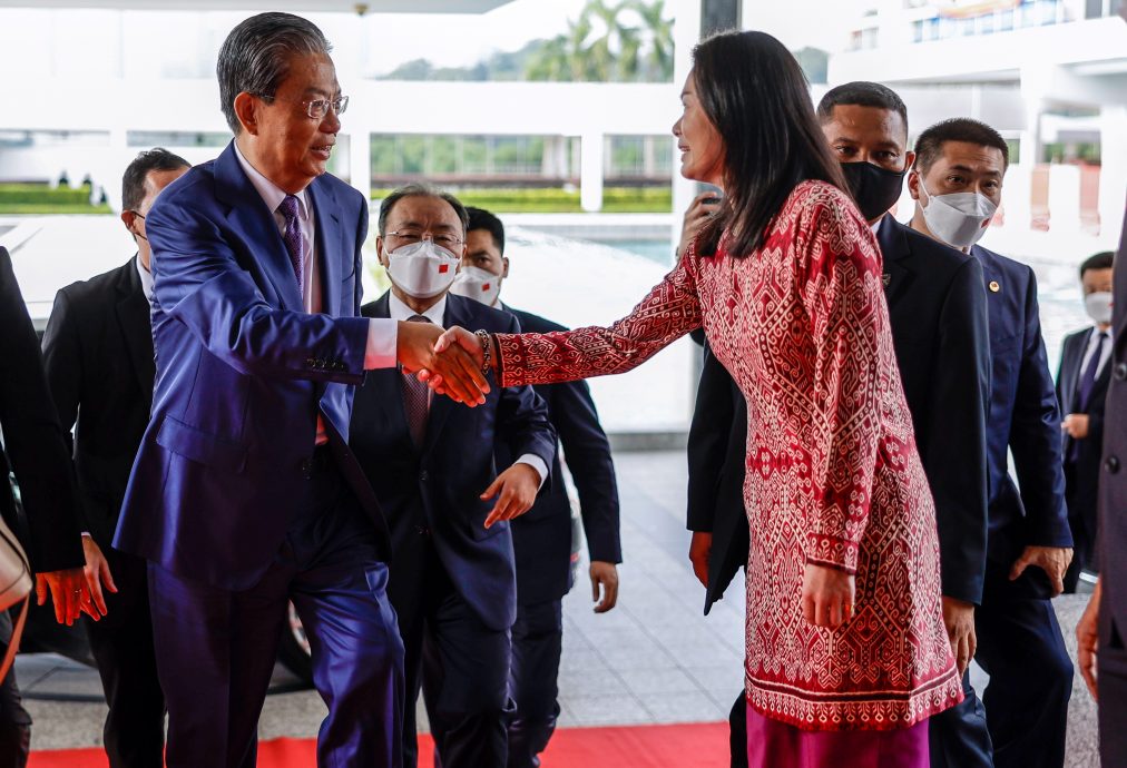 佐哈里接待赵乐际