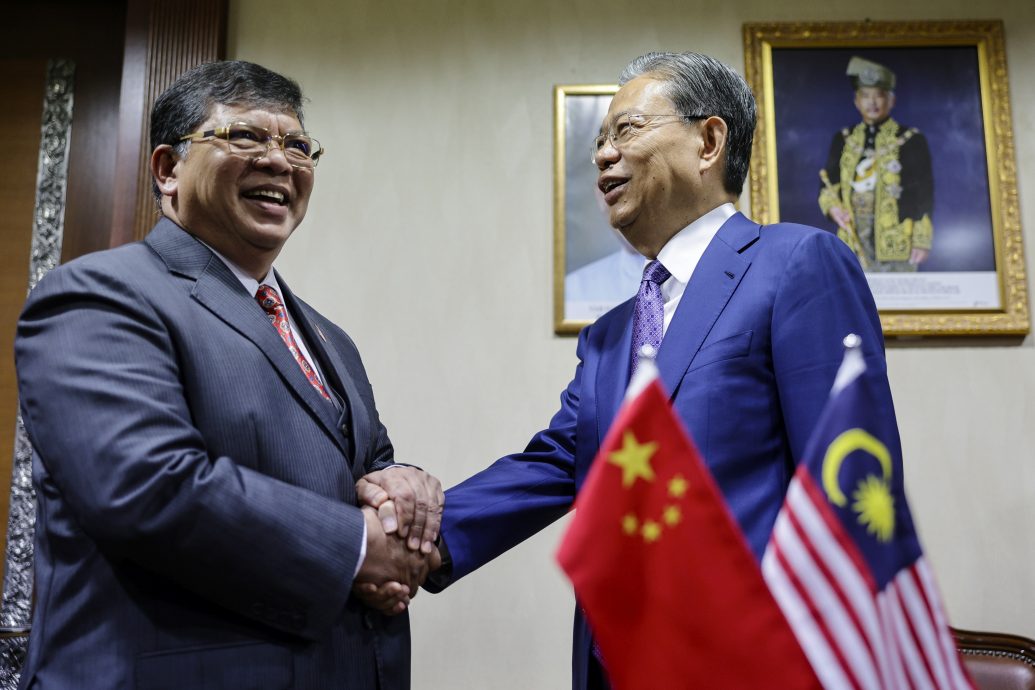 佐哈里接待赵乐际