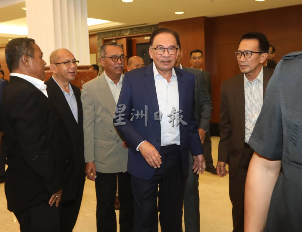 使用“阿拉”字眼建议书 安华:提呈7月召开马来统治者理事会议