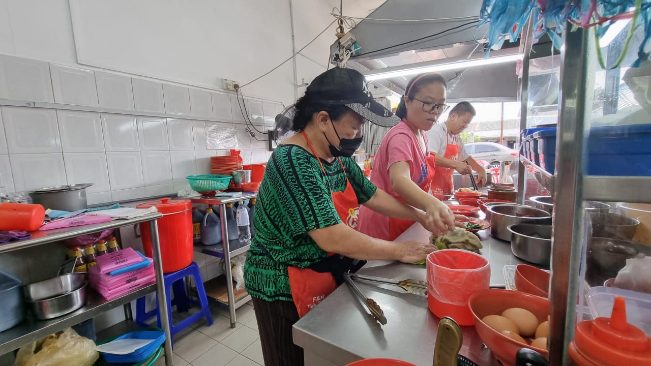 百物上涨不随波逐流，良心商家小份熟食仅卖RM4.50