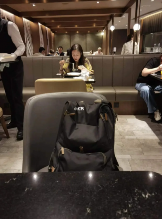 偷拍女星照片遭妻疑出轨 李惹彤在线帮人夫辟谣