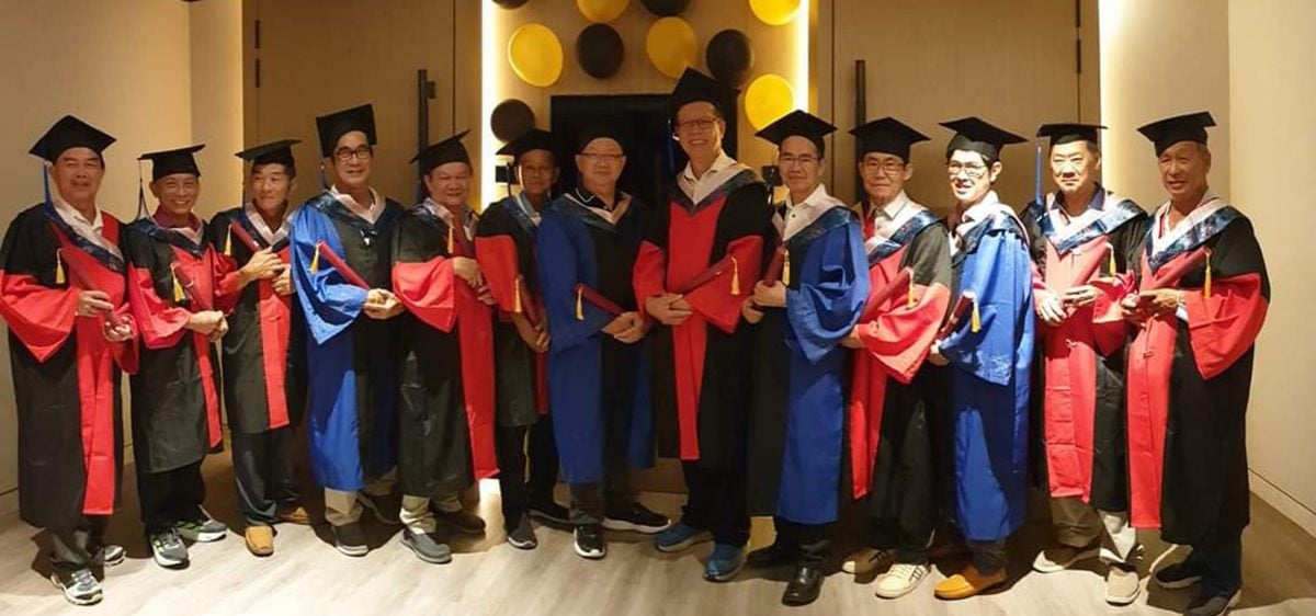 全国版／【暖势力】／未签／祖父母级老同学 补办迟50年毕业礼