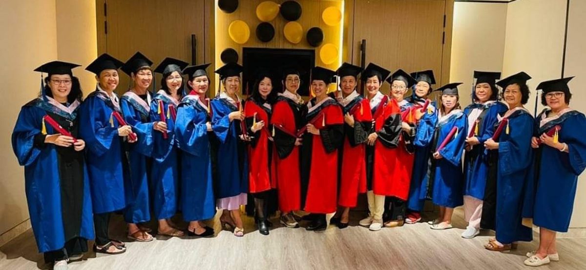 全国版／【暖势力】／未签／祖父母级老同学 补办迟50年毕业礼