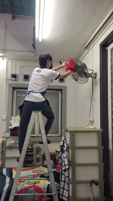 “关爱更美好的明天”活动 67爱心学生更懂感恩及爱家人