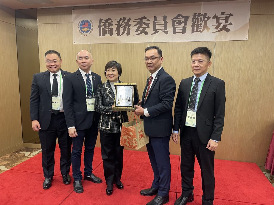 全国版/台侨委会:将拟新政策 留学后工作5年可获居留权