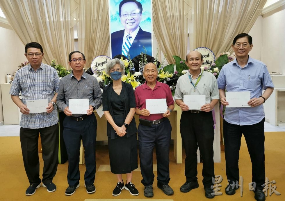 巴生光独中名誉董事长黄华民逝世举殡,节约捐献12万令吉给5所独中及华中