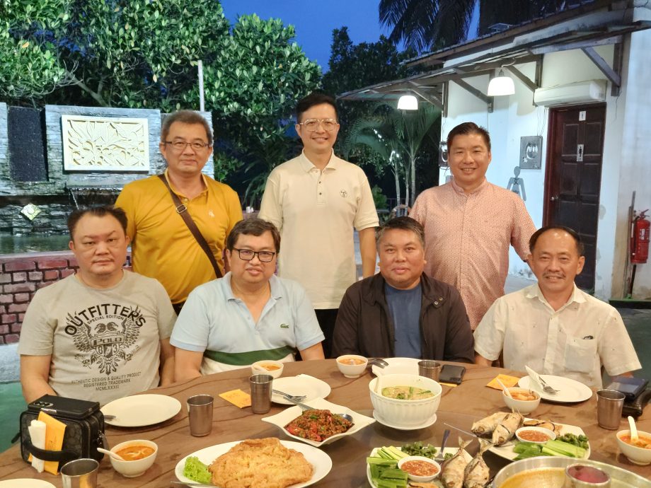 全国/黄总商-2023飞跃亚洲经济论坛/1图