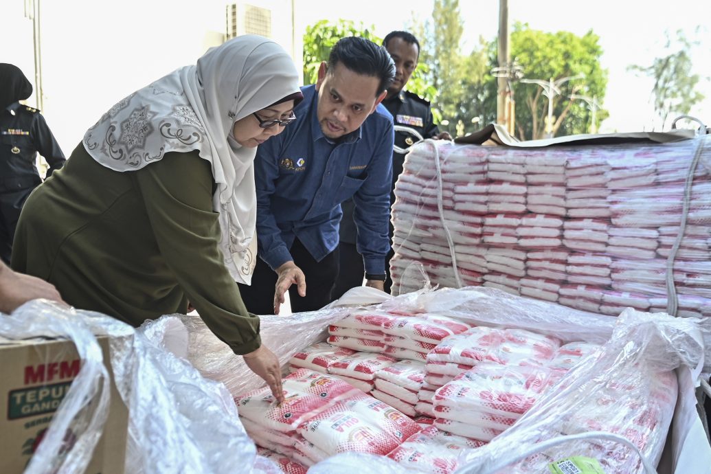 内贸部承诺白糖供应在哈芝节前足够应付全国需求。