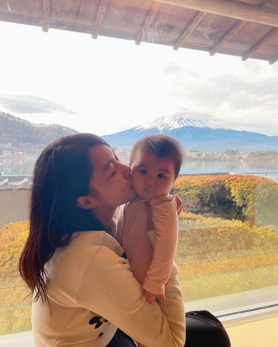 关萃汶520官宣怀二胎 女儿小叶子萌抢镜