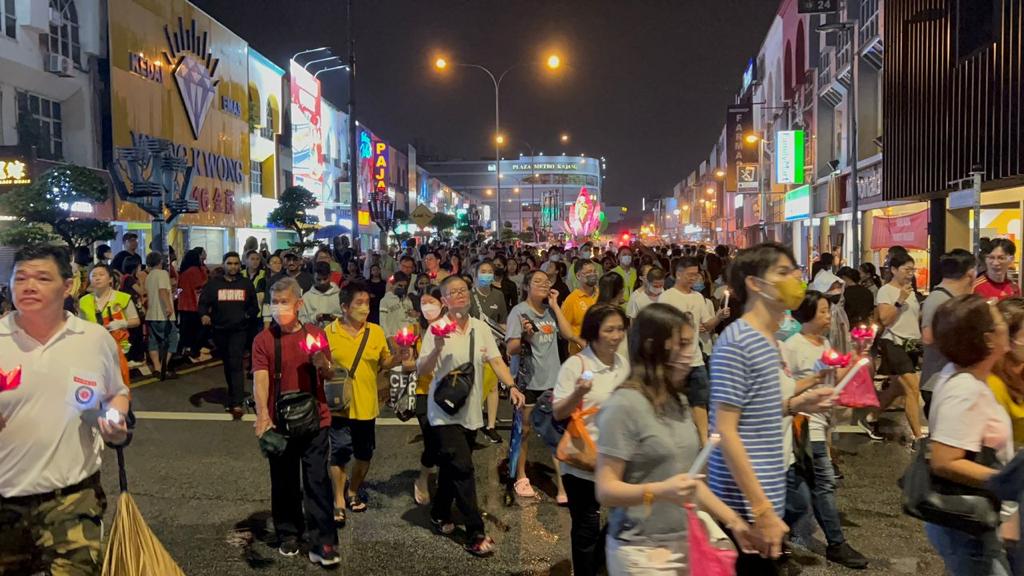 加影净妙佛教协会 雨中迎佛游行