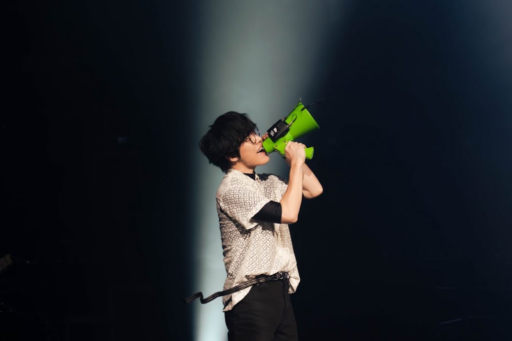 卢广仲大玩安哥梗  嗨喊Yeah领全场蹦跳 