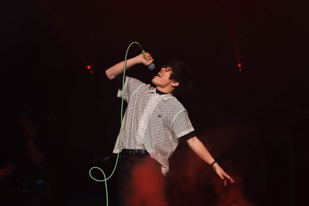 卢广仲大玩安哥梗  嗨喊Yeah领全场蹦跳 