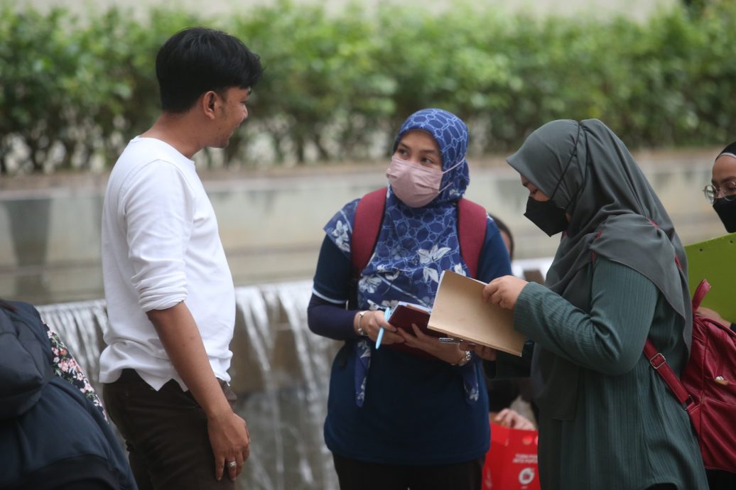 卫生部取缔禁烟区抽烟行动