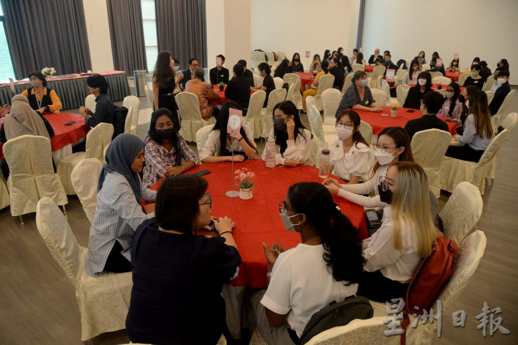 双威教育集团奖学金