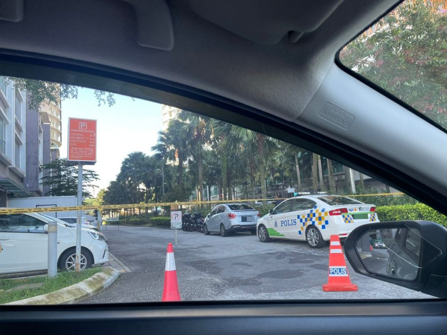 发射爆竹击破天花板灯,警方已介入调查以揪出危险燃放爆竹人士