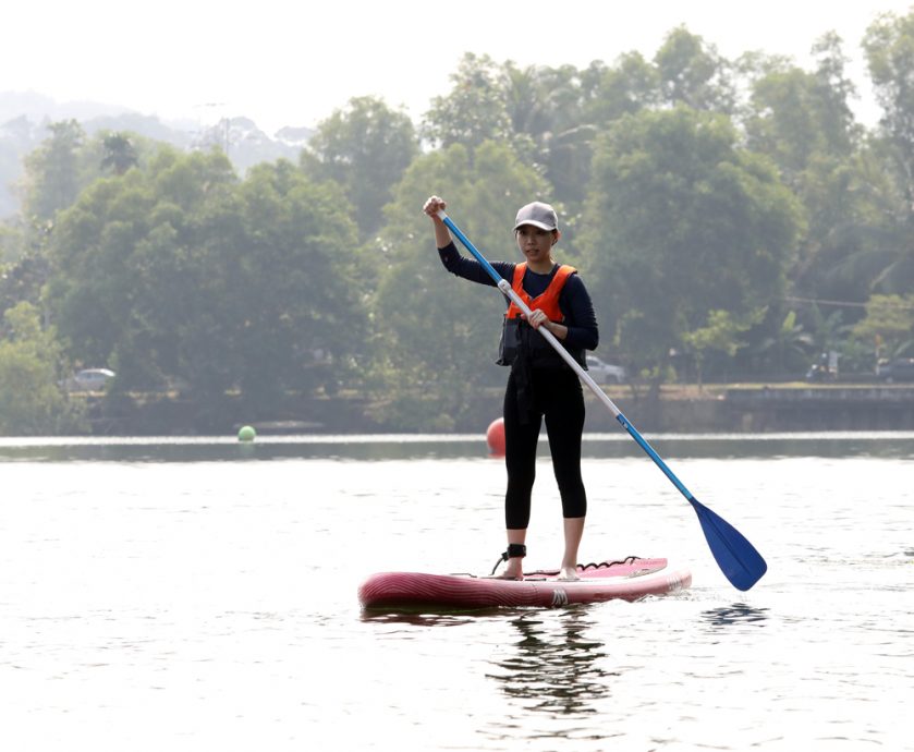 可以站着、躺着、跪着玩的立桨运动（SUP，Stand Up Paddle）