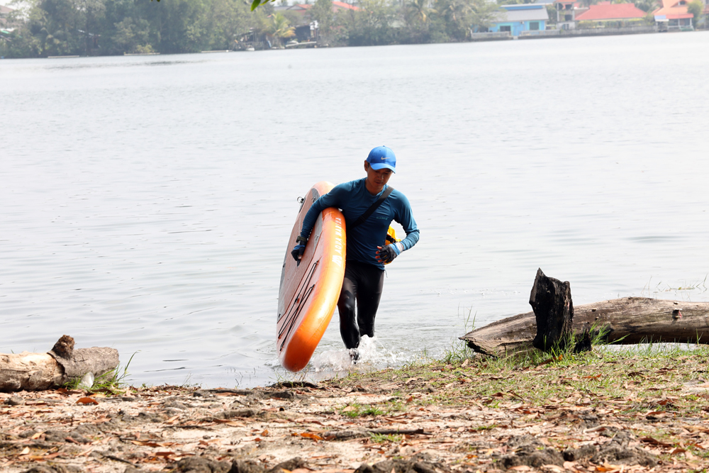可以站着、躺着、跪着玩的立桨运动（SUP，Stand Up Paddle）