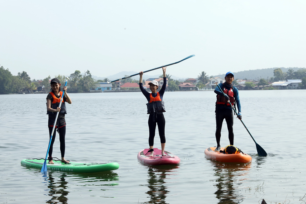可以站着、躺着、跪着玩的立桨运动（SUP，Stand Up Paddle）