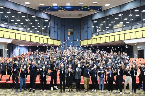 可做版头-大都会:第六届全国中学生文艺营/3图