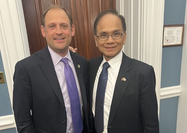 台立法院长访美 商应大陆潜在袭击