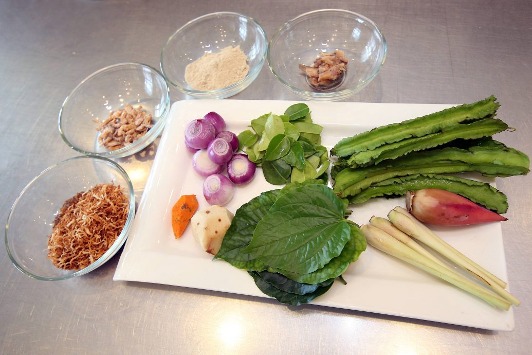 吴俐璇周雪婷 角色对调给妈妈做道菜