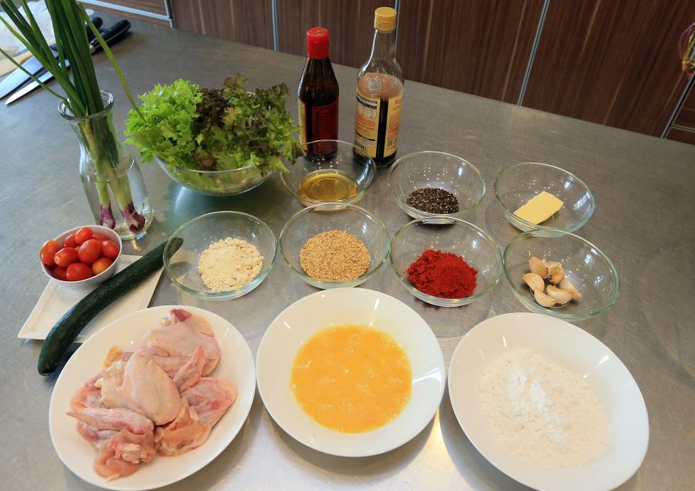 吴俐璇周雪婷 角色对调给妈妈做道菜