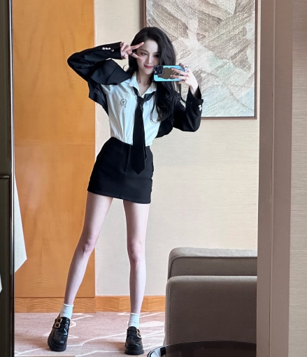 吴宣仪年赚上千万？ 网嘲：业务能力不匹配