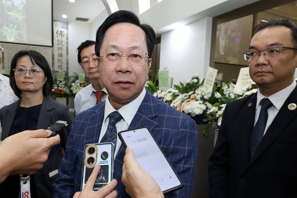 吴建成逝世:陈荣洲、侨务组长杨修玮