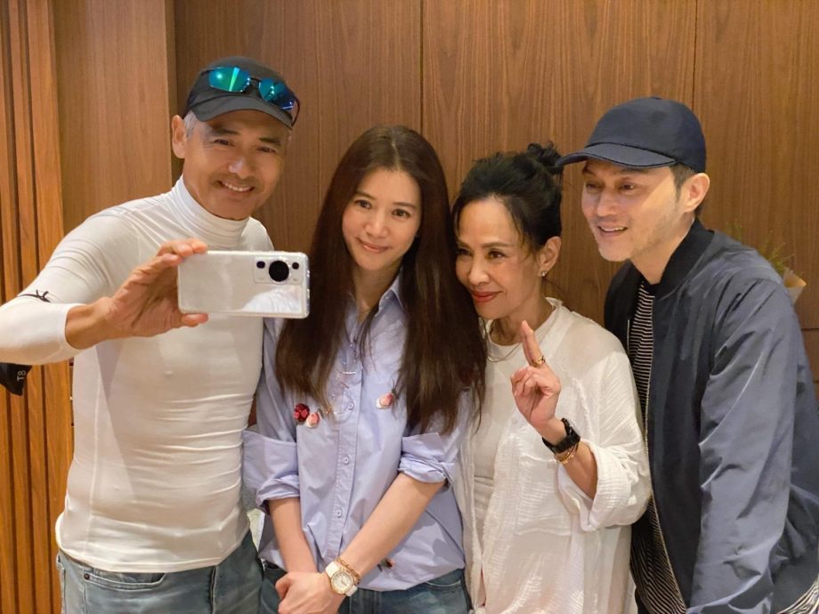 周润发68岁生日 嘟嘴送吻铁粉袁咏仪	