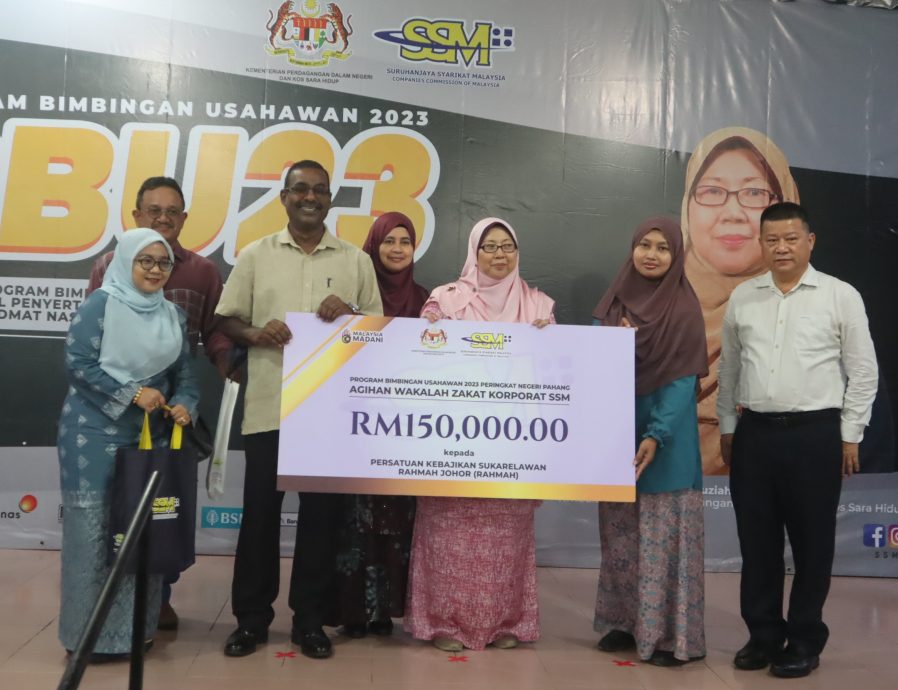 国内贸易及生活费部副部长傅芝雅沙烈指出，政府正在拟定针对性食油补贴机制，因此呼吁所有饮食领域的微型企业向大马公司委员会（SSM）注册，以能够获得配额。