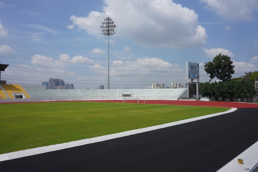 大都会//士拉央市议会常月会议