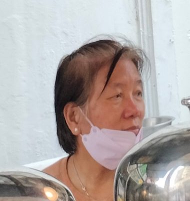 大都会/封面/茨厂街不少民众购买冷饮