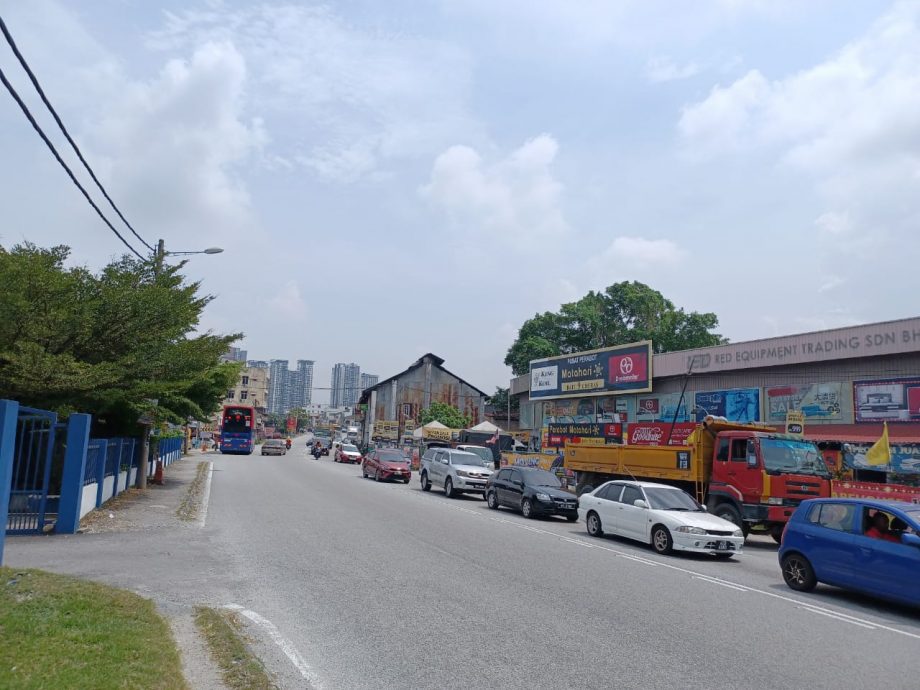 大都会/封面/蕉赖9哩新村60多间店屋和住家难逃被征地，建高架天桥