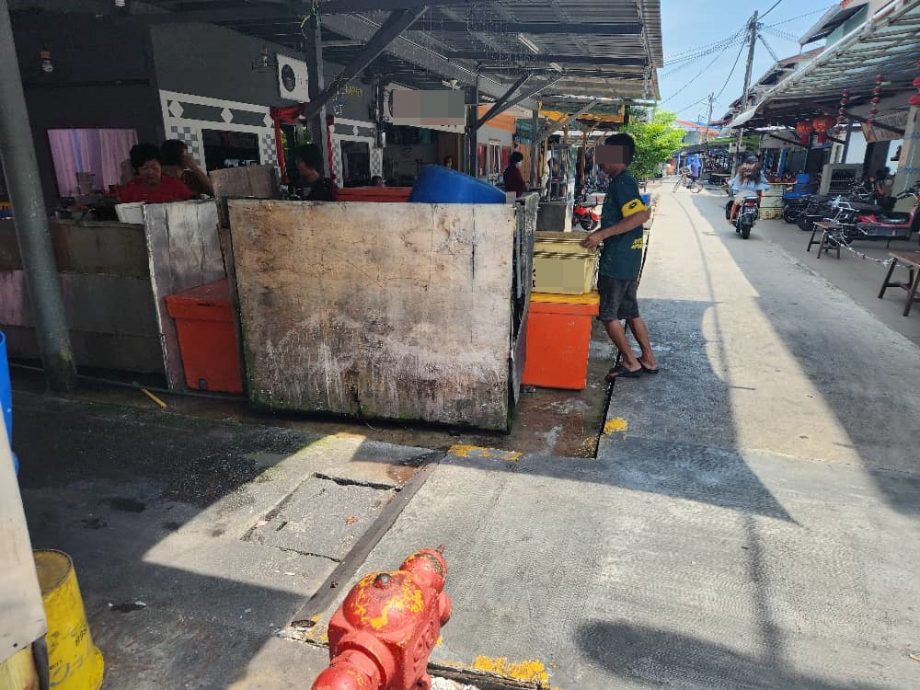 大都会/ME02头/吉胆岛商家物品和摊位需与道路保持3尺距离