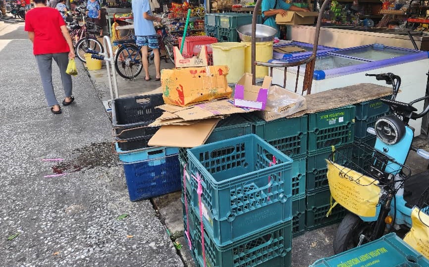 大都会/ME02头/吉胆岛商家物品和摊位需与道路保持3尺距离