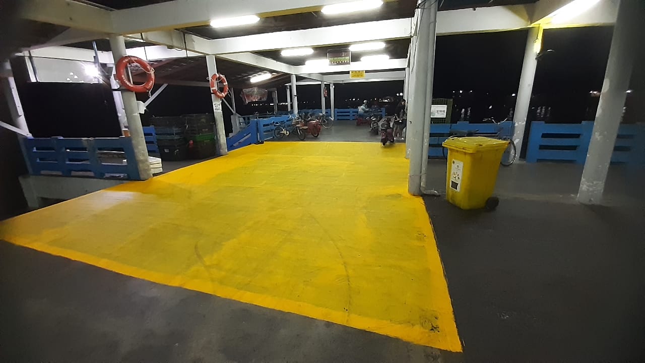 大都会/ME02头/吉胆岛商家物品和摊位需与道路保持3尺距离