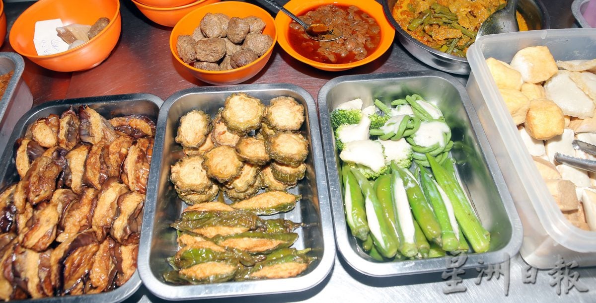大霹雳封底主文／／喂食街亚三叻沙好味 一口汤一口料过瘾