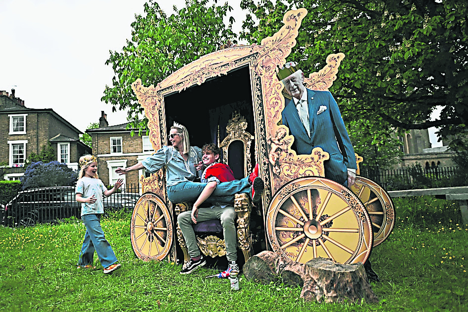 天下事 庆祝英王加冕 全国大午餐会 延续女王街头派对传统