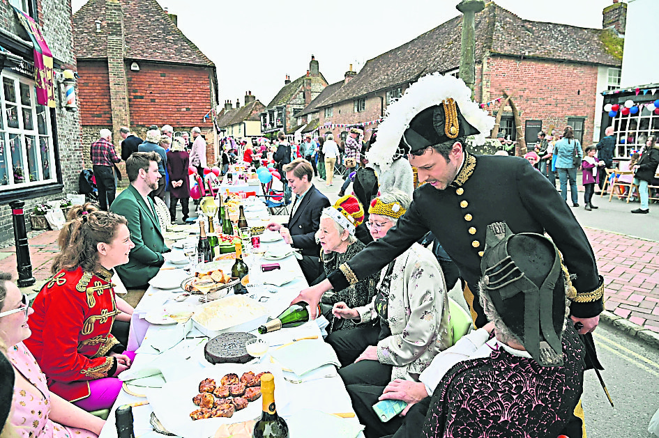 天下事 庆祝英王加冕 全国大午餐会 延续女王街头派对传统