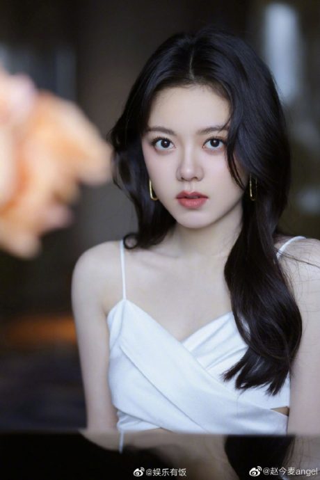 女星太爱告五人卡位看音乐节 被网民狠批搞特权