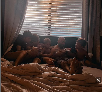 婚后8年才知性趣向 前夫捐精助前妻与女伴生娃