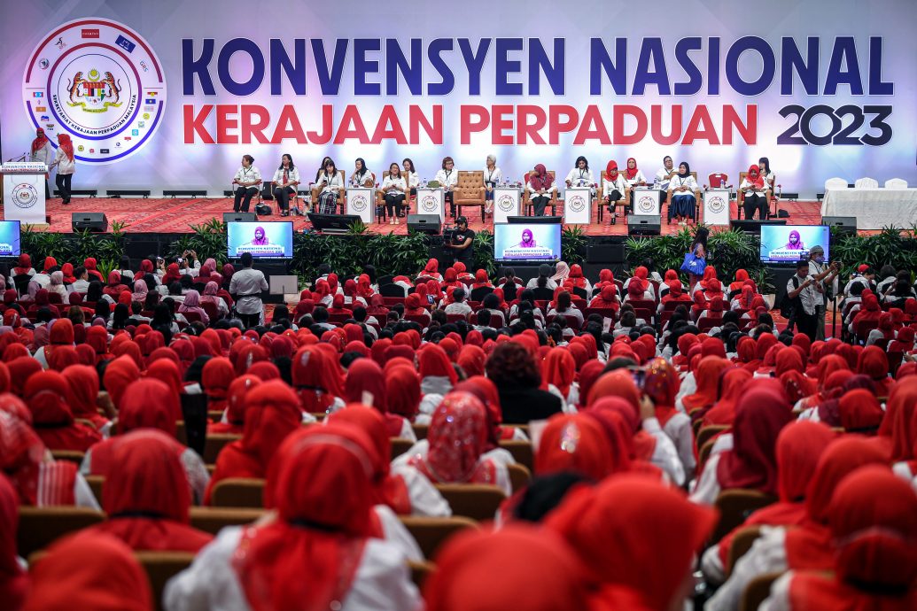 安华阔别26年后再次在巫统总部发表演讲